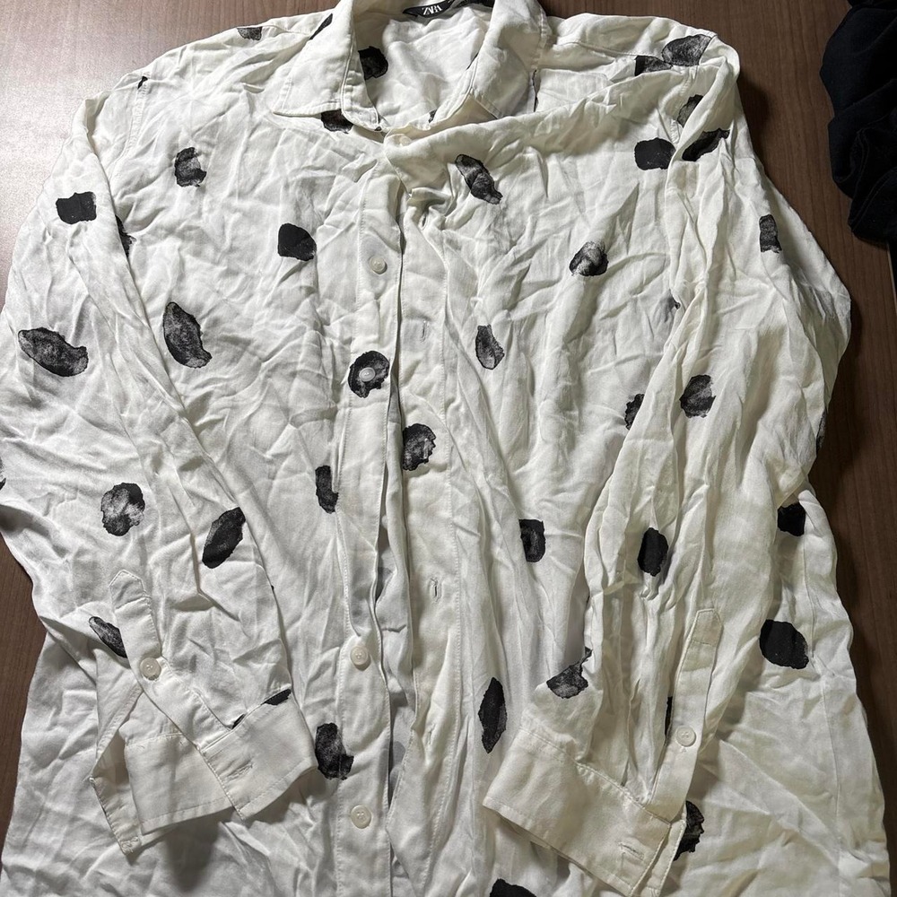Zara white button-up shirt with black abstract shapes, size L
